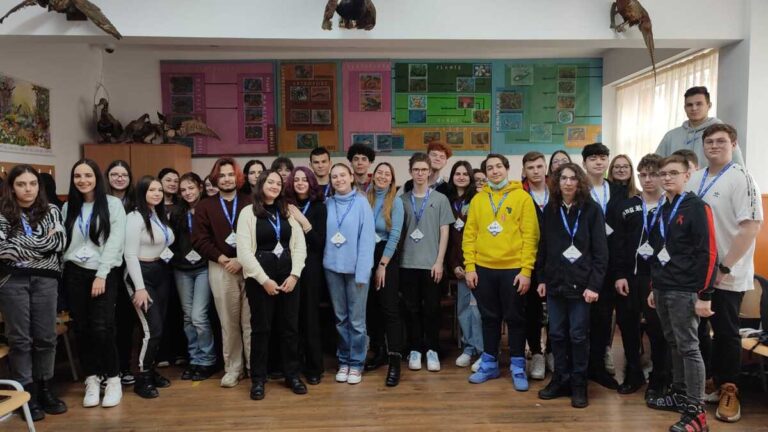 oie_22155051GO8Wkd17